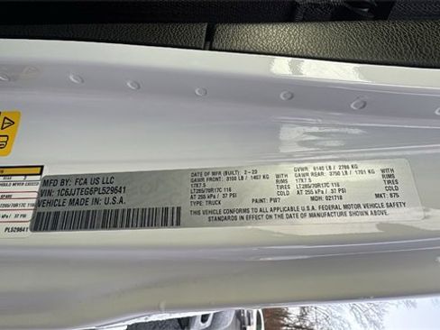 Used 2023 Jeep Gladiator Mojave w/ Cold Weather Group image 34