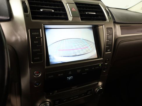 Used 2018 Lexus GX 460 Premium w/ Premium Package image 6