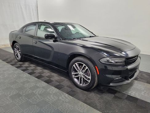 Used 2019 Dodge Charger SXT image 11