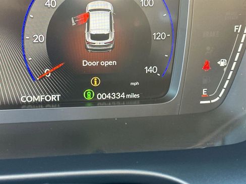 Used 2025 Acura ADX A-Spec image 18