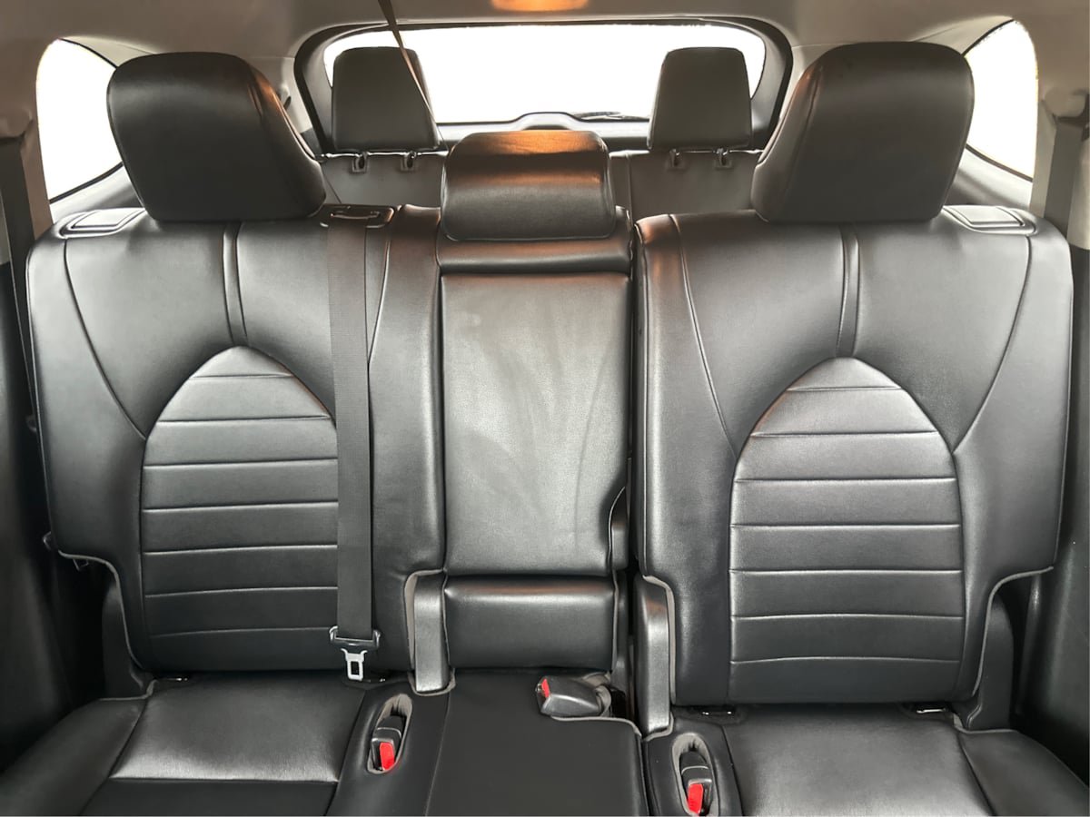 Used 2020 Toyota Highlander XLE AWD/4WD image 14