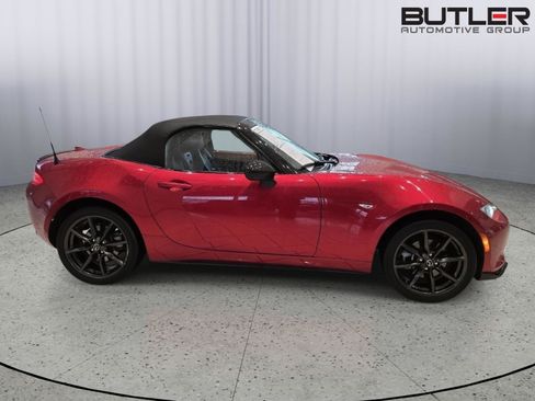 Used 2016 MAZDA MX-5 Miata Club image 5