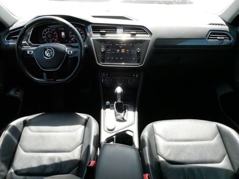 Used 2019 Volkswagen Tiguan SEL Premium w/ 3rd Row Seat Package AWD/4WD image 10