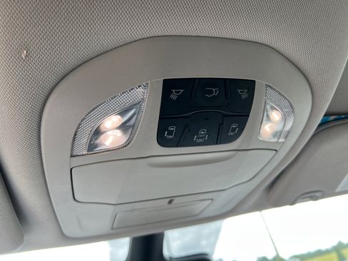 Certified 2024 Chrysler Pacifica Touring-L image 28