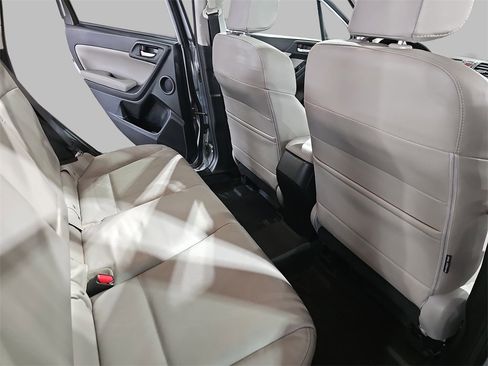 Used 2015 Subaru Forester 2.5i Touring w/ Eyesight & Navigation System image 11