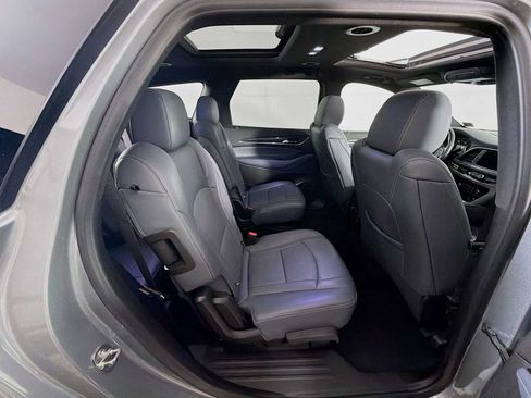 Used 2024 Buick Enclave Essence w/ Experience Buick Package AWD/4WD image 27