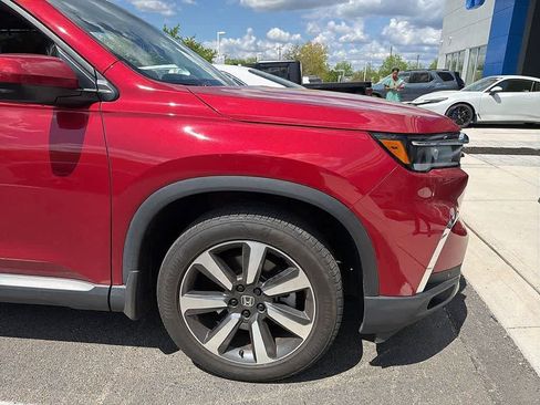 Used 2024 Honda Pilot Touring image 4