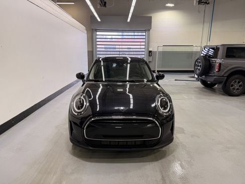 Certified 2024 MINI Cooper 4-Door Hardtop image 8