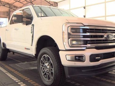 Used 2024 Ford F250 Limited image 2