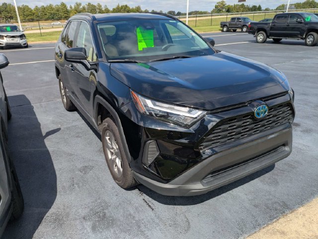 Used 2024 Toyota RAV4 LE AWD/4WD image 2