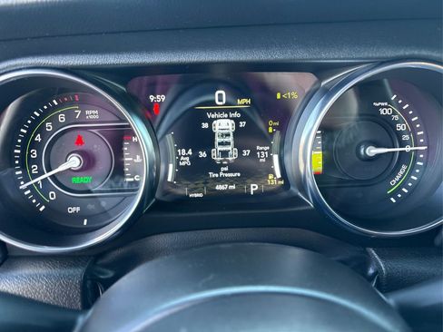 Used 2022 Jeep Wrangler Unlimited Sahara w/ Safety Group image 13