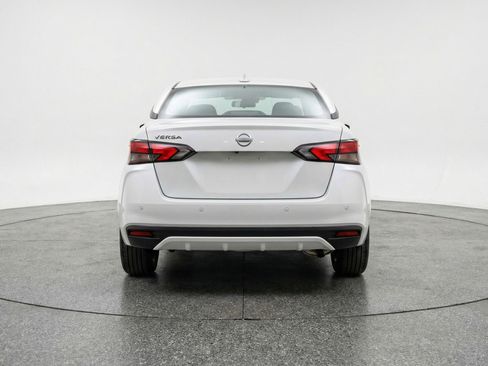 Used 2025 Nissan Versa SV image 7