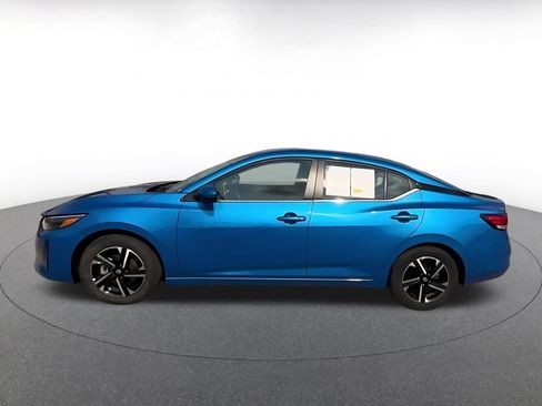 Used 2025 Nissan Sentra SV FWD image 8