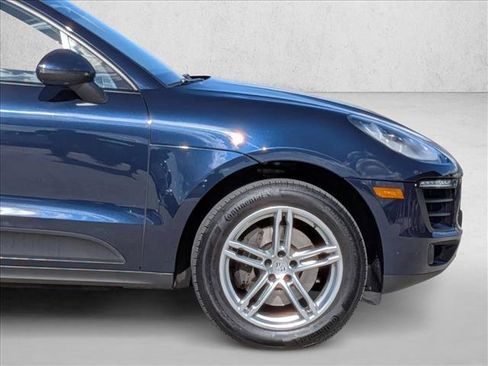 Used 2017 Porsche Macan image 11