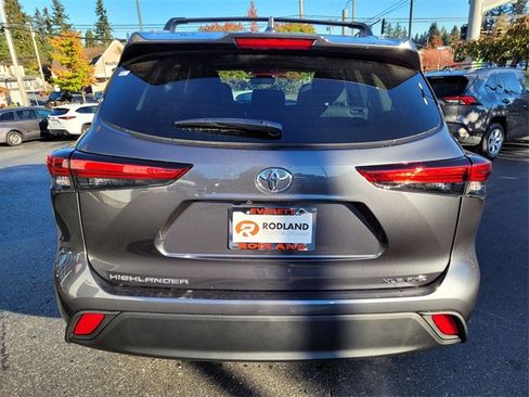 New 2022 Toyota Highlander XLE image 5