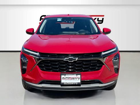 Used 2026 Chevrolet Trax LS w/ LS Convenience Package FWD image 2
