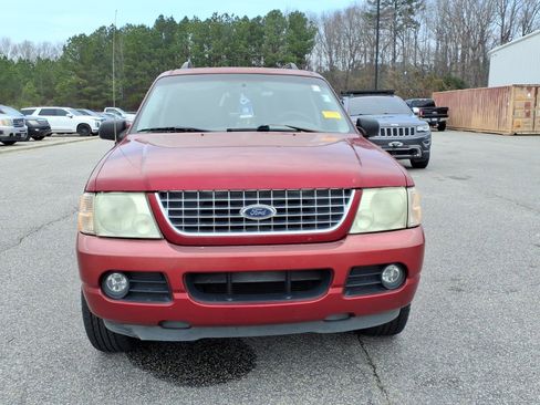 Used 2005 Ford Explorer XLT image 2