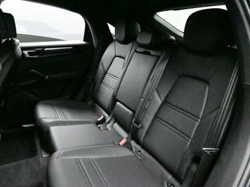 Used 2023 Porsche Cayenne Coupe w/ Premium Package AWD/4WD image 14