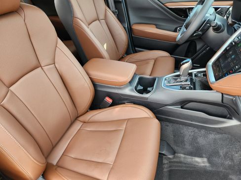 Used 2025 Subaru Outback Touring XT image 17