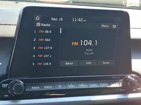 Used 2020 Kia Forte LXS FWD image 21