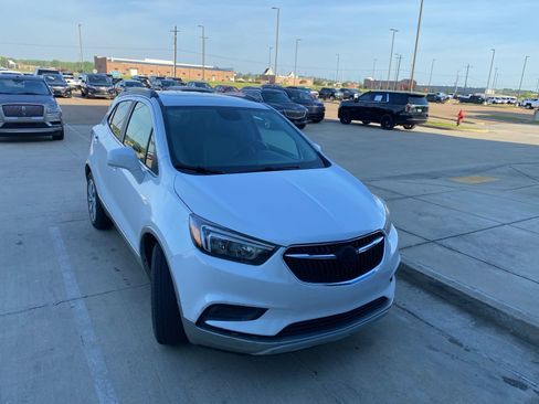 Used 2020 Buick Encore Preferred image 2