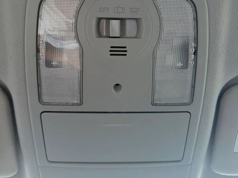Used 2010 Toyota Prius Five image 26