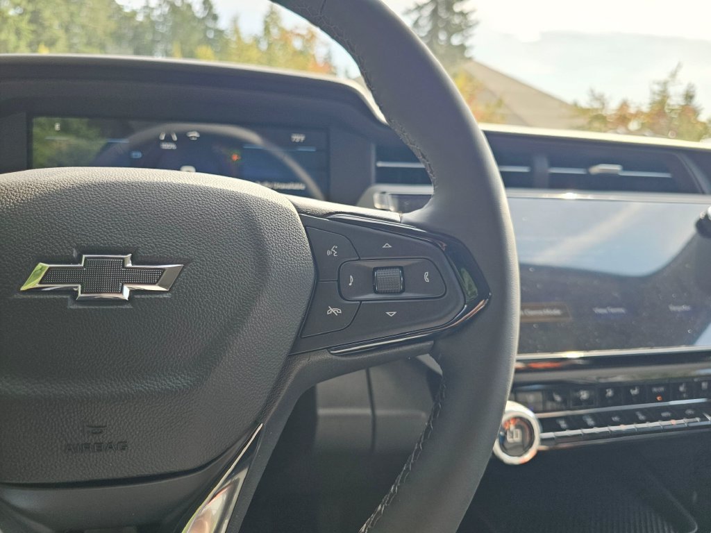 New 2027 Chevrolet Bolt LT w/ Dual Panel Sunroof Package FWD image 35