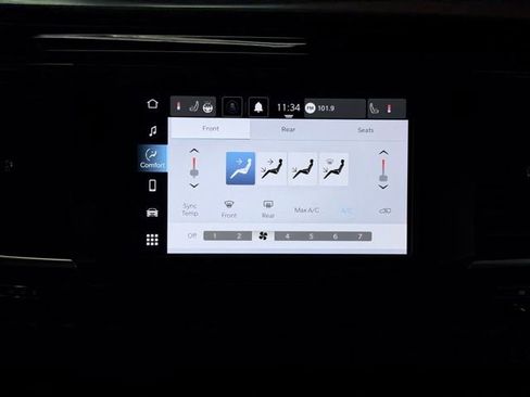 Used 2023 Chrysler Voyager LX FWD image 41