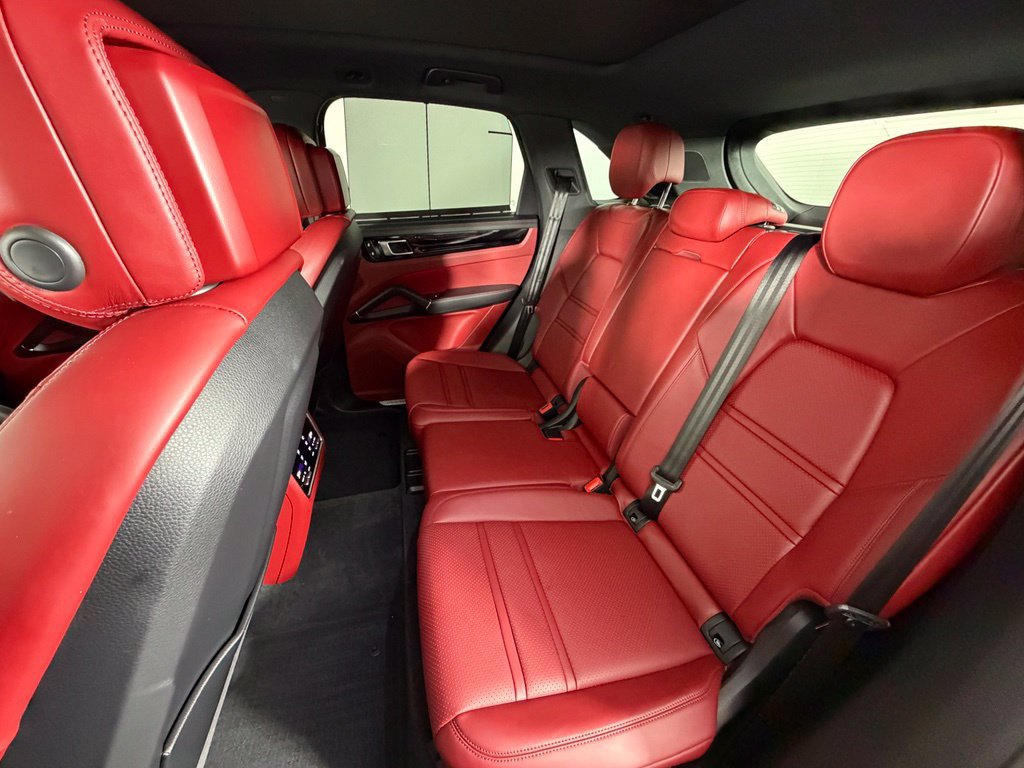 Certified 2023 Porsche Cayenne AWD/4WD image 41