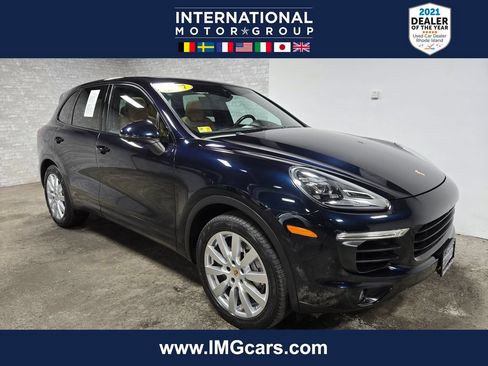 Used 2017 Porsche Cayenne S AWD/4WD image 1
