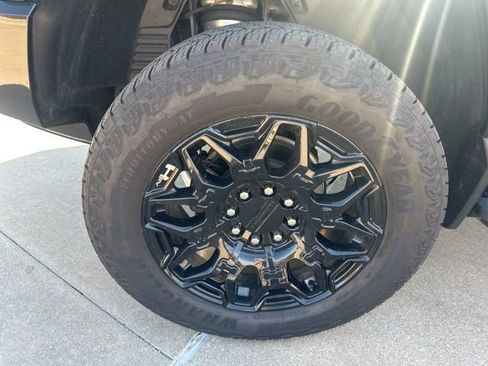 Used 2024 GMC Hummer EV 2X image 10