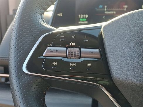 Used 2024 Nissan Ariya AWD image 22