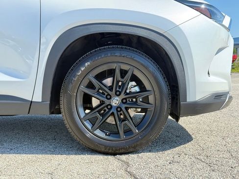 Used 2024 Toyota Grand Highlander AWD Hybrid image 10