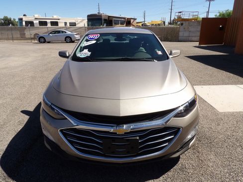 Used 2022 Chevrolet Malibu LT FWD image 3