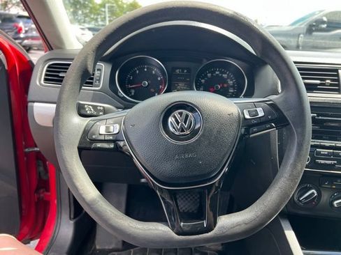 Used 2015 Volkswagen Jetta SE FWD image 13