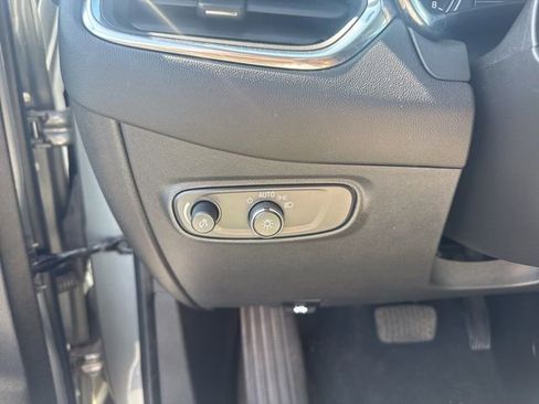 Used 2023 Chevrolet Equinox LT image 15