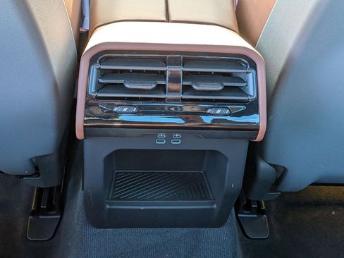 New 2026 BMW 530i xDrive w/ M Sport Package image 31