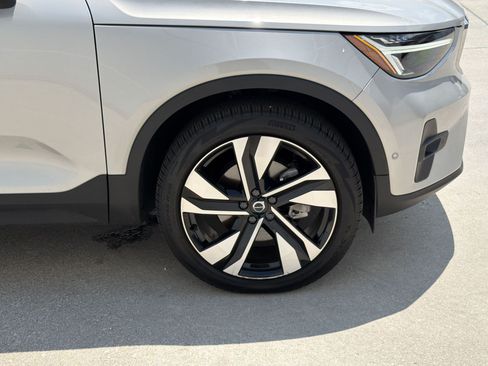 Used 2023 Volvo XC40 B4 Plus w/ Protection Package Premier FWD image 11
