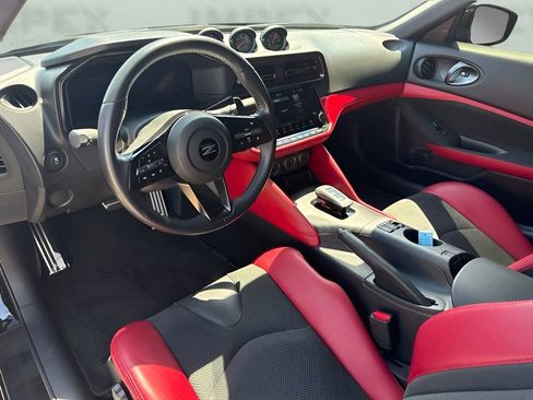 Used 2025 Nissan Z Performance w/ Floor Mat Package RWD image 12
