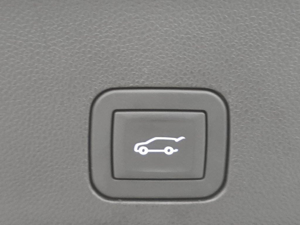 Used 2026 GMC Yukon Elevation RWD image 25