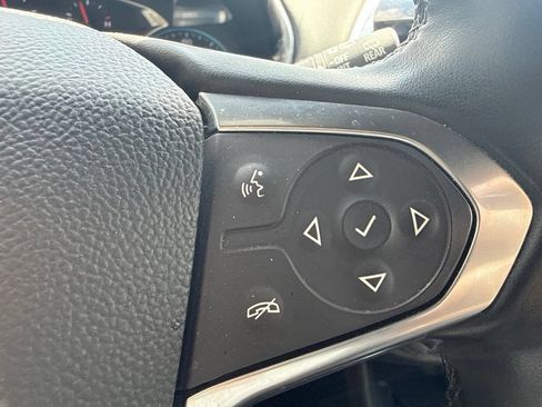 Used 2023 Chevrolet Traverse LT FWD image 23