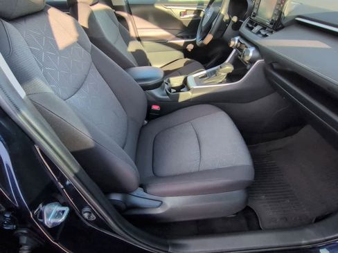 Used 2021 Toyota RAV4 XLE image 21