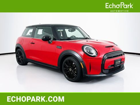Used 2022 MINI Cooper SE image 1