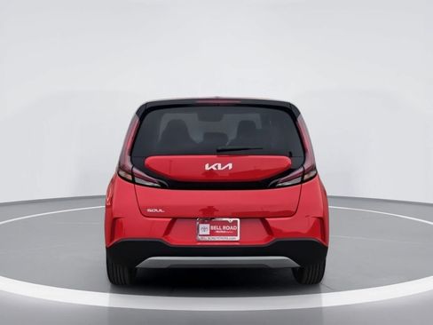 Used 2024 Kia Soul LX w/ Option Group 015 FWD image 7