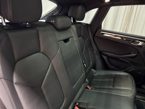 Used 2022 Porsche Macan S AWD/4WD image 19