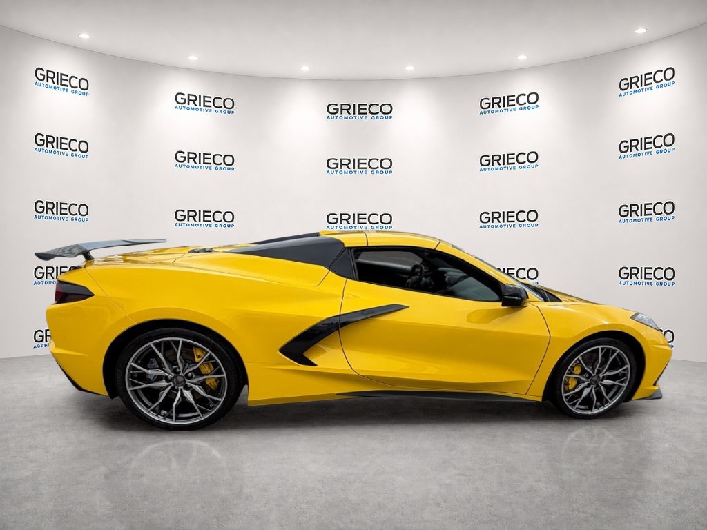 Used 2025 Chevrolet Corvette Stingray Premium Conv w/ Z51 Performance Package RWD image 8