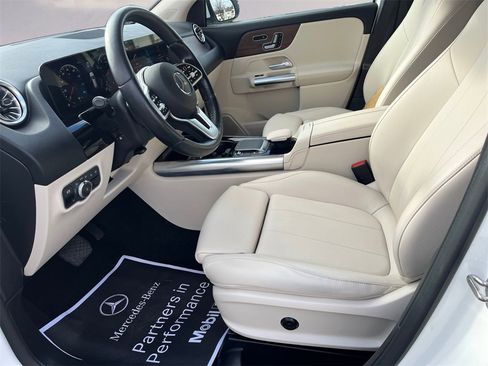 Certified 2022 Mercedes-Benz GLA 250 4MATIC image 9