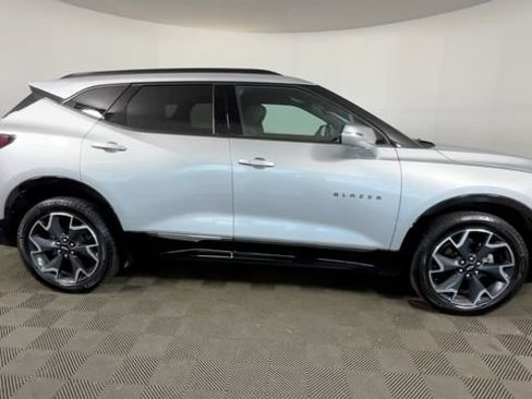 Used 2022 Chevrolet Blazer RS w/ Enhanced Convenience Package AWD/4WD image 3