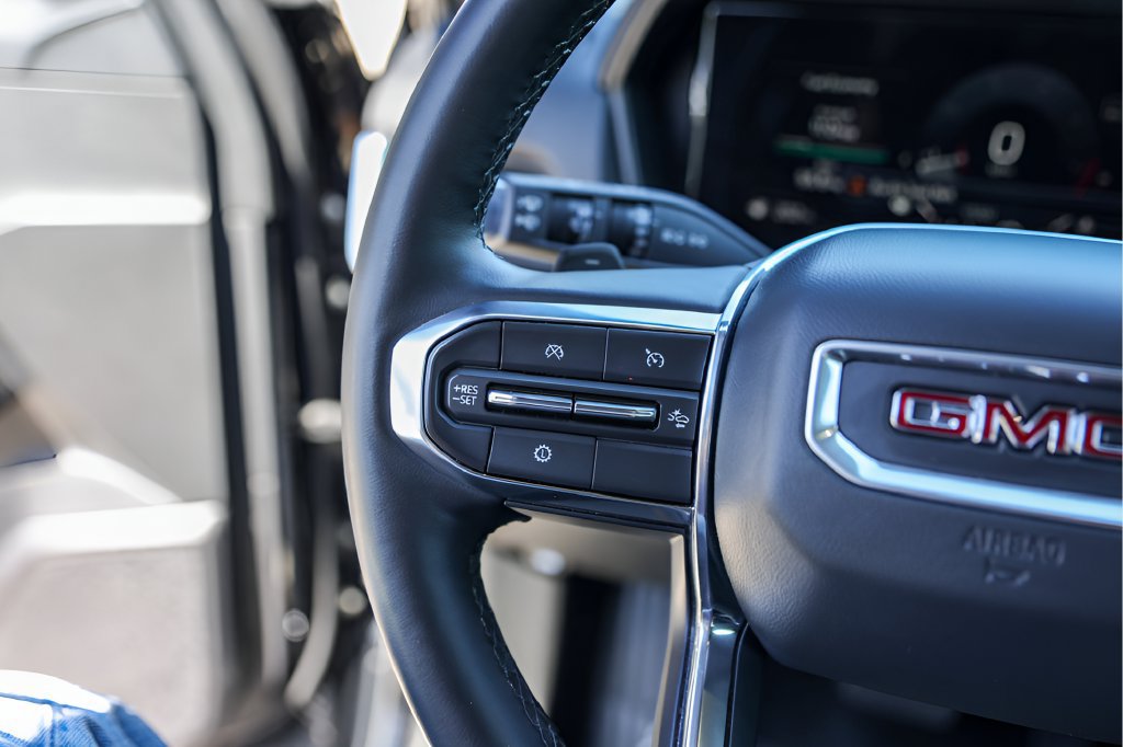 Used 2025 GMC Terrain Elevation FWD image 16