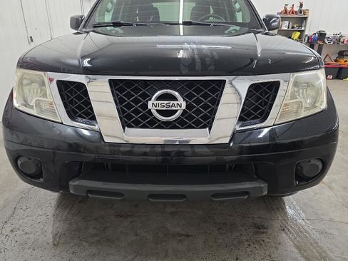 Used 2012 Nissan Frontier SV image 19